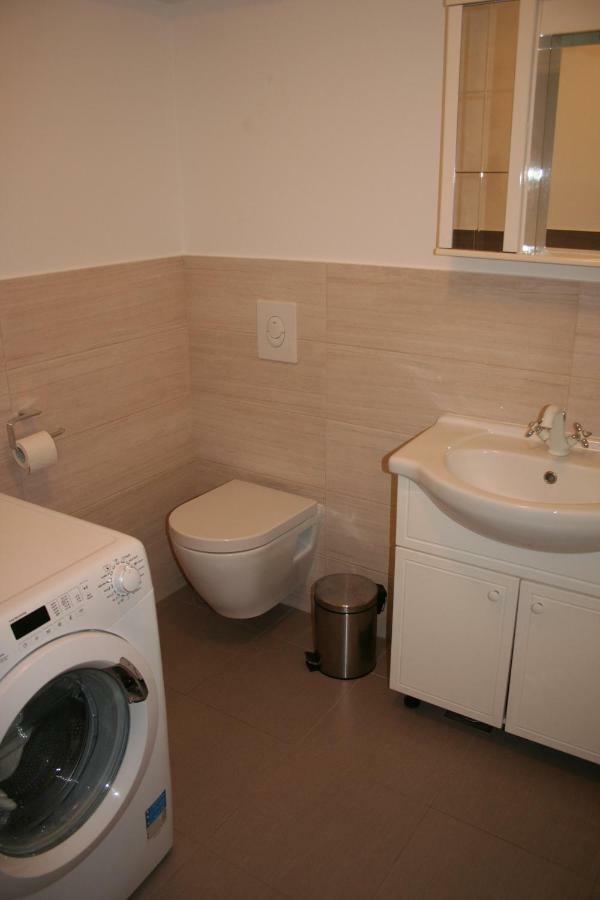 Apartment Vuk Pula Exterior photo